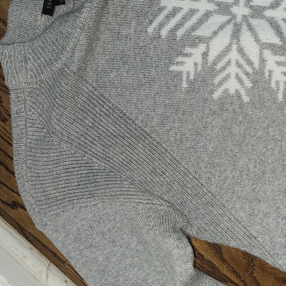 Talbots crew neck snowflake sweater Size Small - Picture 4 of 7